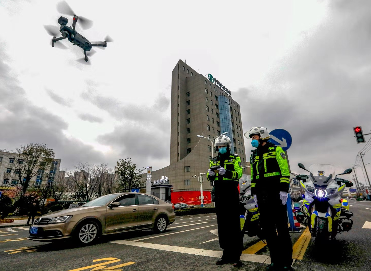 廈門市啟用警用無人機協(xié)助勸導行人安全文明出行(圖1)